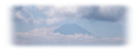 三頭山山頂から富士山をのぞむ